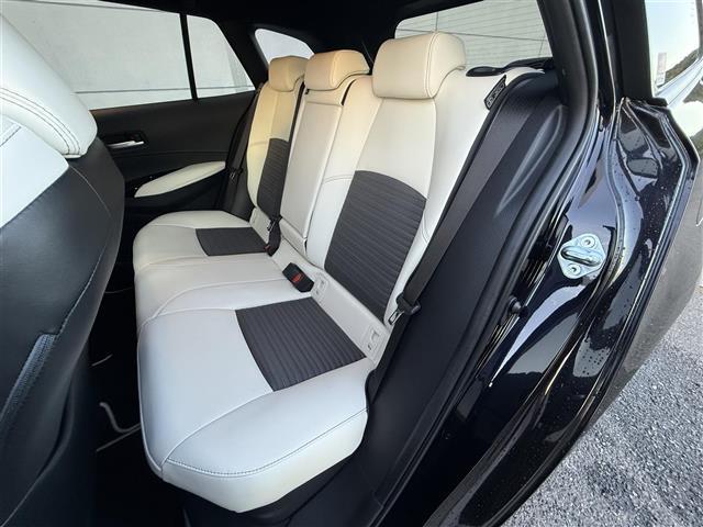 カローラツーリング ハイブリッド　ダブルバイビー　純正ディスプレイオーディオ　バックカメラ　クルーズコントロール　前席シートヒーター　ビルトインＥＴＣ　ハンドルヒーター　ＡＣ１００Ｖ　コーナーセンサー　衝突被害軽減ブレーキ　レーンキープアシスト（26枚目）