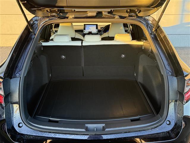 カローラツーリング ハイブリッド　ダブルバイビー　純正ディスプレイオーディオ　バックカメラ　クルーズコントロール　前席シートヒーター　ビルトインＥＴＣ　ハンドルヒーター　ＡＣ１００Ｖ　コーナーセンサー　衝突被害軽減ブレーキ　レーンキープアシスト（27枚目）