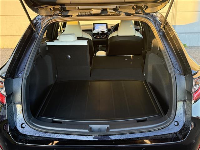 カローラツーリング ハイブリッド　ダブルバイビー　純正ディスプレイオーディオ　バックカメラ　クルーズコントロール　前席シートヒーター　ビルトインＥＴＣ　ハンドルヒーター　ＡＣ１００Ｖ　コーナーセンサー　衝突被害軽減ブレーキ　レーンキープアシスト（28枚目）