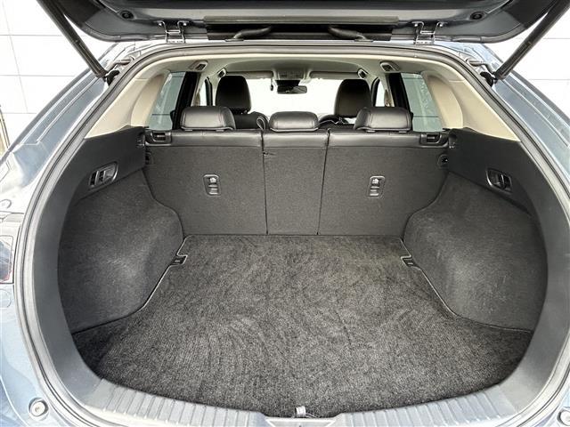 ＣＸ－５ ＸＤ　ブラックトーンエディション　純正ナビ　フルセグＴＶ　アラウンドビューモニター　前席シートヒーター　パドルシフト　コーナーセンサー　パワーバックドア　クルーズコントロール　ステアリングヒーター　衝突被害軽減ブレーキ　レーンアシスト（27枚目）