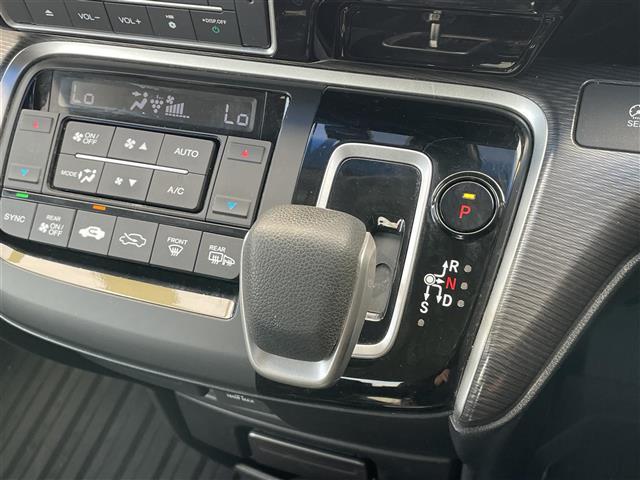 気になる車はすぐにお問い合わせください！画面右側の００６６から始まる無料ダイヤルからお問い合わせ下さい！専門スタッフがお車のご質問にお答えいたします！