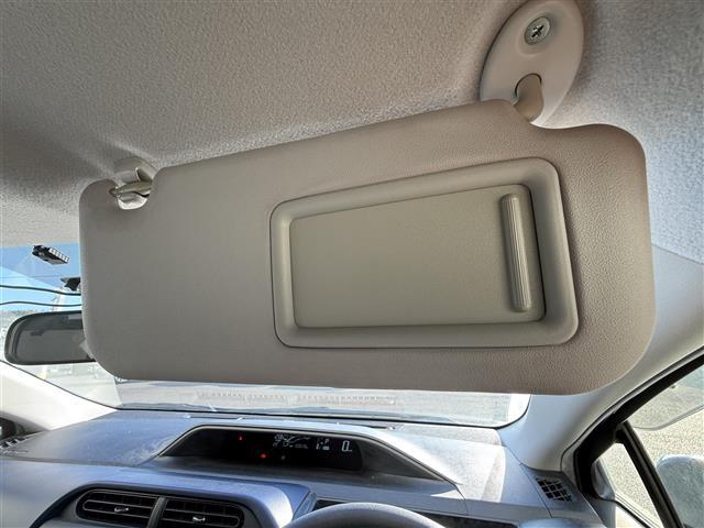 アクア Ｓ　純正ナビ（ＦＭ／ＡＭ／ＣＤ／ＤＶＤ／ＢＴ）　フルセグＴＶ　バックカメラ　前席シートヒーター　オートライト　ビルトインＥＴＣ　プッシュスタート　スマートキー　ハロゲンライト　アイドリングストップ（19枚目）