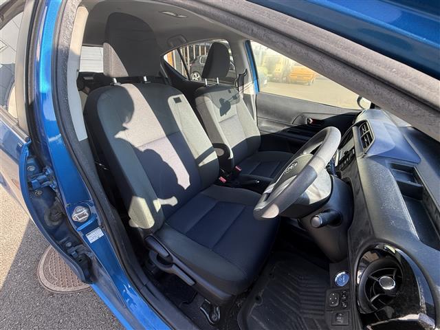 アクア Ｓ　純正ナビ（ＦＭ／ＡＭ／ＣＤ／ＤＶＤ／ＢＴ）　フルセグＴＶ　バックカメラ　前席シートヒーター　オートライト　ビルトインＥＴＣ　プッシュスタート　スマートキー　ハロゲンライト　アイドリングストップ（23枚目）