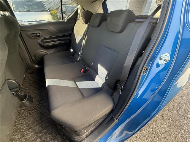 アクア Ｓ　純正ナビ（ＦＭ／ＡＭ／ＣＤ／ＤＶＤ／ＢＴ）　フルセグＴＶ　バックカメラ　前席シートヒーター　オートライト　ビルトインＥＴＣ　プッシュスタート　スマートキー　ハロゲンライト　アイドリングストップ（26枚目）