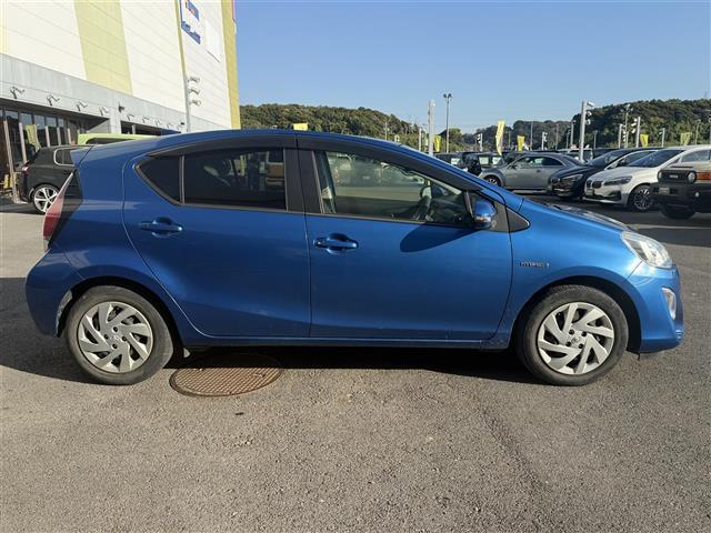 アクア Ｓ　純正ナビ（ＦＭ／ＡＭ／ＣＤ／ＤＶＤ／ＢＴ）　フルセグＴＶ　バックカメラ　前席シートヒーター　オートライト　ビルトインＥＴＣ　プッシュスタート　スマートキー　ハロゲンライト　アイドリングストップ（35枚目）