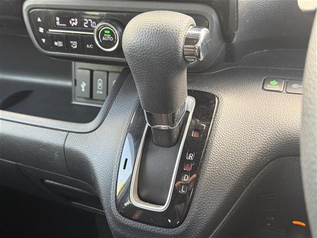 Ｎ－ＢＯＸカスタム Ｇ・Ｌホンダセンシング　純正ナビ　バックカメラ　ＥＴＣ　両側パワースライドドア　ステアリングスイッチ　シートヒーター　ＬＥＤヘッドライト　オートライト　フォグライト　スマートキー　プッシュスタート　アイドリングストップ（13枚目）