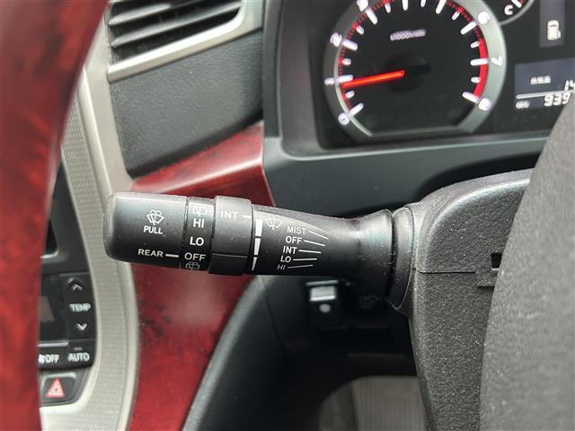 ヴェルファイア ２．４Ｚ　両側パワースライドドア　フリップダウンモニター　純正７インチＨＤＤナビ　ワンセグＴＶ　ＥＴＣ　オットマンシート　社外１７インチアルミホイール　プッシュスタート　スマートキー（7枚目）