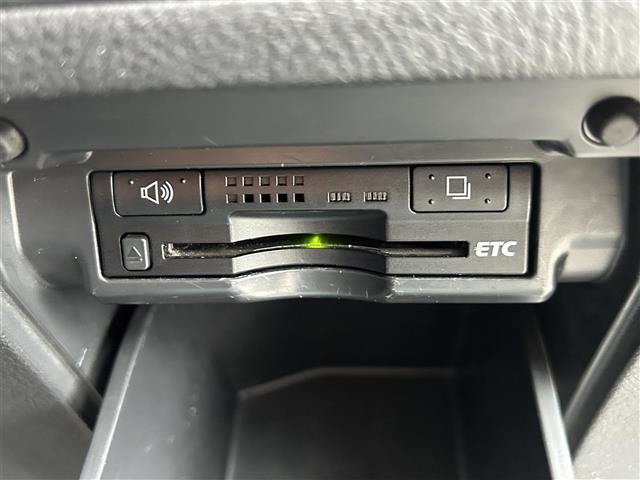 ヴェルファイア ２．４Ｚ　両側パワースライドドア　フリップダウンモニター　純正７インチＨＤＤナビ　ワンセグＴＶ　ＥＴＣ　オットマンシート　社外１７インチアルミホイール　プッシュスタート　スマートキー（11枚目）