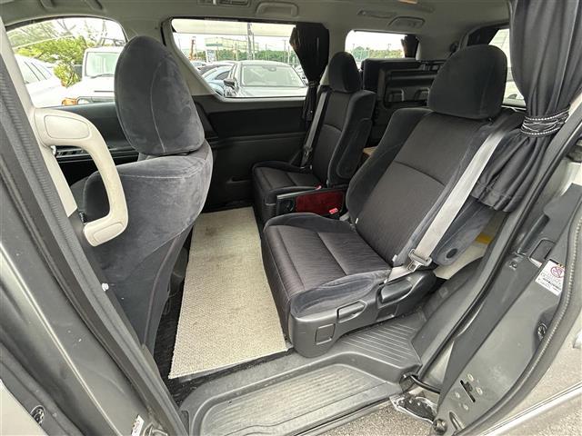 ヴェルファイア ２．４Ｚ　両側パワースライドドア　フリップダウンモニター　純正７インチＨＤＤナビ　ワンセグＴＶ　ＥＴＣ　オットマンシート　社外１７インチアルミホイール　プッシュスタート　スマートキー（24枚目）