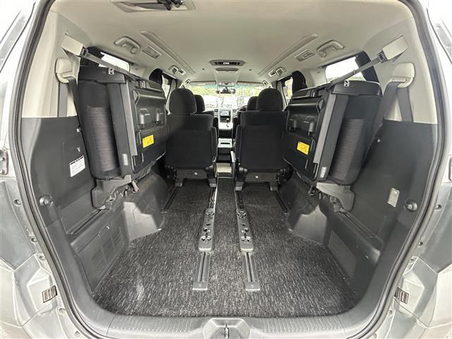 ヴェルファイア ２．４Ｚ　両側パワースライドドア　フリップダウンモニター　純正７インチＨＤＤナビ　ワンセグＴＶ　ＥＴＣ　オットマンシート　社外１７インチアルミホイール　プッシュスタート　スマートキー（27枚目）