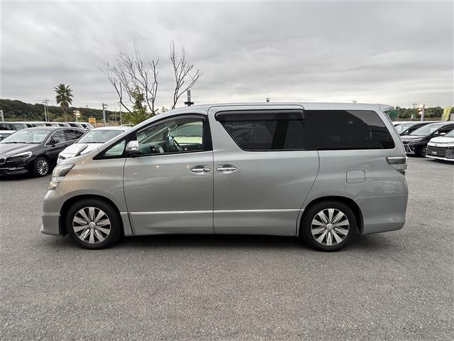 ヴェルファイア ２．４Ｚ　両側パワースライドドア　フリップダウンモニター　純正７インチＨＤＤナビ　ワンセグＴＶ　ＥＴＣ　オットマンシート　社外１７インチアルミホイール　プッシュスタート　スマートキー（29枚目）