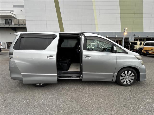 ヴェルファイア ２．４Ｚ　両側パワースライドドア　フリップダウンモニター　純正７インチＨＤＤナビ　ワンセグＴＶ　ＥＴＣ　オットマンシート　社外１７インチアルミホイール　プッシュスタート　スマートキー（35枚目）