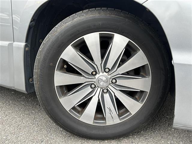 ヴェルファイア ２．４Ｚ　両側パワースライドドア　フリップダウンモニター　純正７インチＨＤＤナビ　ワンセグＴＶ　ＥＴＣ　オットマンシート　社外１７インチアルミホイール　プッシュスタート　スマートキー（38枚目）