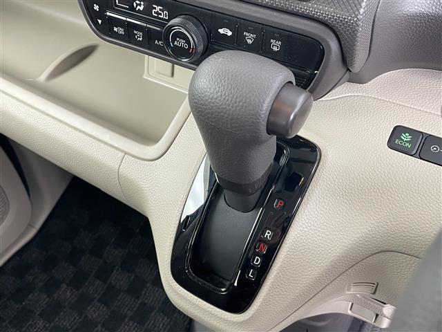 N-BOX Gホンダセンシング 社外ナビ バックカメラ 両側スライドドア ビルトインETC クルーズコントロール オートライト LEDヘッドライト 衝突被害軽減ブレーキ レーンキープアシスト プッシュスタート スマートキー(11枚目)