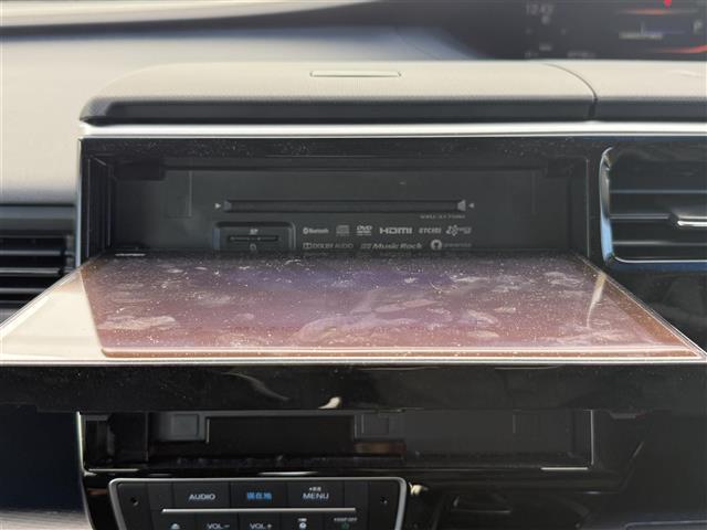 ステップワゴンスパーダ ｅ：ＨＥＶスパーダ　Ｇ　ホンダセンシング　ホンダセンシング　純正１０インチナビ（ＶＸＵ－２２７ＳＷｉ）フルセグＴＶ　ＣＤ／ＤＶＤ／ＳＤ／ＵＳＢ　ＡｐｐｌｅＣａｒＰｌａｙ　ビルトインＥＴＣ　バックカメラ　ステアリングスイッチ　ＡＣＣ　純正ＡＷ（6枚目）