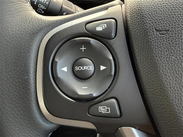 ステップワゴンスパーダ ｅ：ＨＥＶスパーダ　Ｇ　ホンダセンシング　ホンダセンシング　純正１０インチナビ（ＶＸＵ－２２７ＳＷｉ）フルセグＴＶ　ＣＤ／ＤＶＤ／ＳＤ／ＵＳＢ　ＡｐｐｌｅＣａｒＰｌａｙ　ビルトインＥＴＣ　バックカメラ　ステアリングスイッチ　ＡＣＣ　純正ＡＷ（8枚目）