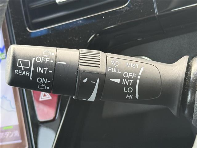 ステップワゴンスパーダ ｅ：ＨＥＶスパーダ　Ｇ　ホンダセンシング　ホンダセンシング　純正１０インチナビ（ＶＸＵ－２２７ＳＷｉ）フルセグＴＶ　ＣＤ／ＤＶＤ／ＳＤ／ＵＳＢ　ＡｐｐｌｅＣａｒＰｌａｙ　ビルトインＥＴＣ　バックカメラ　ステアリングスイッチ　ＡＣＣ　純正ＡＷ（12枚目）