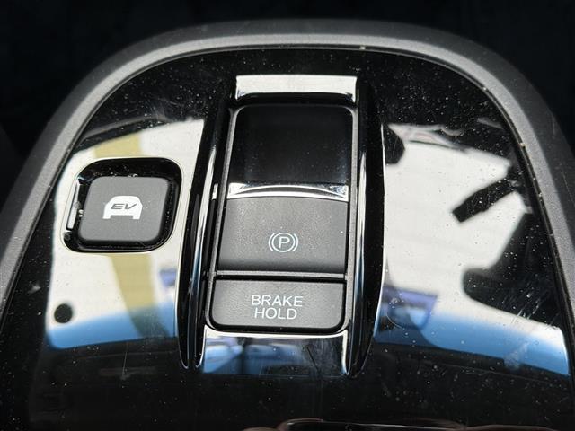 ステップワゴンスパーダ ｅ：ＨＥＶスパーダ　Ｇ　ホンダセンシング　ホンダセンシング　純正１０インチナビ（ＶＸＵ－２２７ＳＷｉ）フルセグＴＶ　ＣＤ／ＤＶＤ／ＳＤ／ＵＳＢ　ＡｐｐｌｅＣａｒＰｌａｙ　ビルトインＥＴＣ　バックカメラ　ステアリングスイッチ　ＡＣＣ　純正ＡＷ（17枚目）