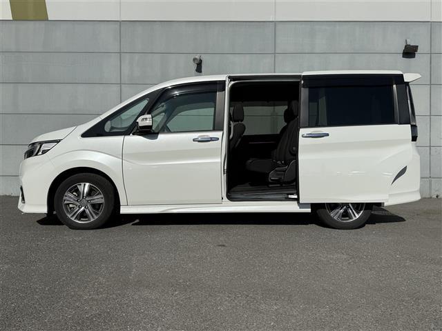 ステップワゴンスパーダ ｅ：ＨＥＶスパーダ　Ｇ　ホンダセンシング　ホンダセンシング　純正１０インチナビ（ＶＸＵ－２２７ＳＷｉ）フルセグＴＶ　ＣＤ／ＤＶＤ／ＳＤ／ＵＳＢ　ＡｐｐｌｅＣａｒＰｌａｙ　ビルトインＥＴＣ　バックカメラ　ステアリングスイッチ　ＡＣＣ　純正ＡＷ（33枚目）