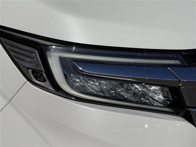 ステップワゴンスパーダ ｅ：ＨＥＶスパーダ　Ｇ　ホンダセンシング　ホンダセンシング　純正１０インチナビ（ＶＸＵ－２２７ＳＷｉ）フルセグＴＶ　ＣＤ／ＤＶＤ／ＳＤ／ＵＳＢ　ＡｐｐｌｅＣａｒＰｌａｙ　ビルトインＥＴＣ　バックカメラ　ステアリングスイッチ　ＡＣＣ　純正ＡＷ（36枚目）