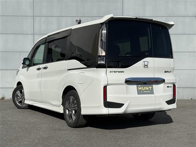 ステップワゴンスパーダ ｅ：ＨＥＶスパーダ　Ｇ　ホンダセンシング　ホンダセンシング　純正１０インチナビ（ＶＸＵ－２２７ＳＷｉ）フルセグＴＶ　ＣＤ／ＤＶＤ／ＳＤ／ＵＳＢ　ＡｐｐｌｅＣａｒＰｌａｙ　ビルトインＥＴＣ　バックカメラ　ステアリングスイッチ　ＡＣＣ　純正ＡＷ（43枚目）
