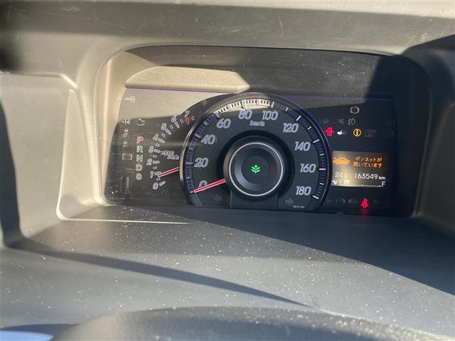 ステップワゴンスパーダ Ｚ　クールスピリット　純正ナビ　バックカメラ　ＥＴＣ　両側パワースライド　パドルシフト　フリップダウンモニター（9枚目）