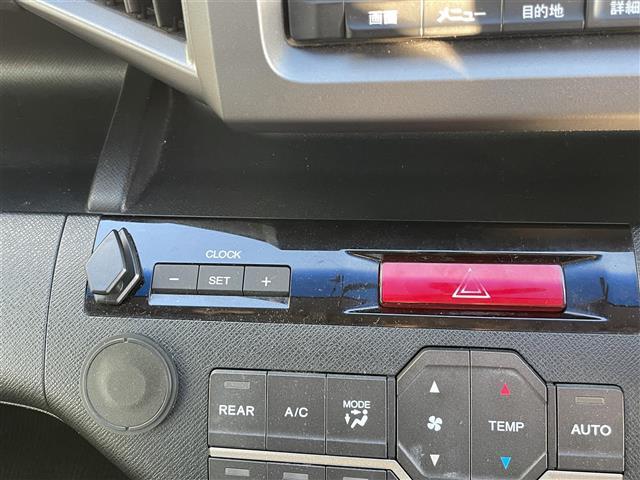 ステップワゴンスパーダ Ｚ　クールスピリット　純正ナビ　バックカメラ　ＥＴＣ　両側パワースライド　パドルシフト　フリップダウンモニター（14枚目）