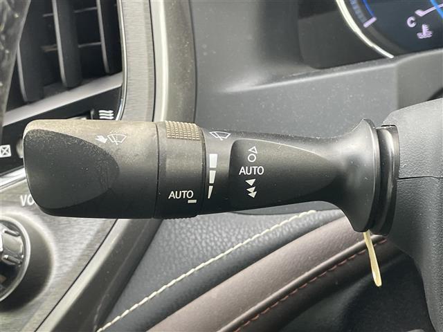 クラウンハイブリッド ロイヤルサルーン　純正ＨＤＤナビ　ＣＤ　ＤＶＤ　ＨＤＤ　Ｂｌｕｅｔｏｏｔｈ　フルセグＴＶ　バックカメラ　ビルトインＥＴＣ　純正アルミホイール　Ｄ／Ｎ席パワーシート　キセノンヘッドライト　オートライト　スマートキー（10枚目）