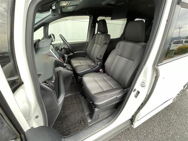 ヴォクシー ＺＳ　モデリスタエアロ（Ｆ／Ｓ／Ｒ）　セーフティセンス　フリップダウンモニター　純正１０インチナビ　バックカメラ　ＥＴＣ２．０　ステアリングスイッチ　両側パワースライドドア　ＬＥＤヘッドライト　オートライト（23枚目）