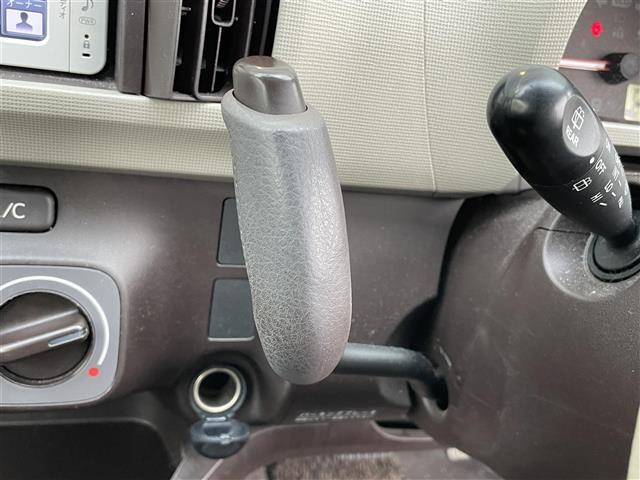 パッソ プラスハナ　純正ナビ　バックカメラ　ＥＴＣ　キーレスエントリー　フォグライト　純正フロアマット（9枚目）