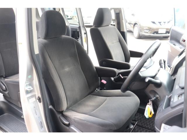 ノア Ｘ　Ｌセレクションウェルキャブ　スロープタイプＩ　車いす２脚仕様車　助手席リフトアップシート　電動ウインチ　車椅子２基　乗車定員５名（10枚目）