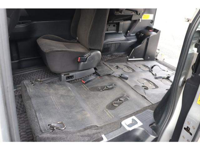 ノア Ｘ　Ｌセレクションウェルキャブ　スロープタイプＩ　車いす２脚仕様車　助手席リフトアップシート　電動ウインチ　車椅子２基　乗車定員５名（12枚目）