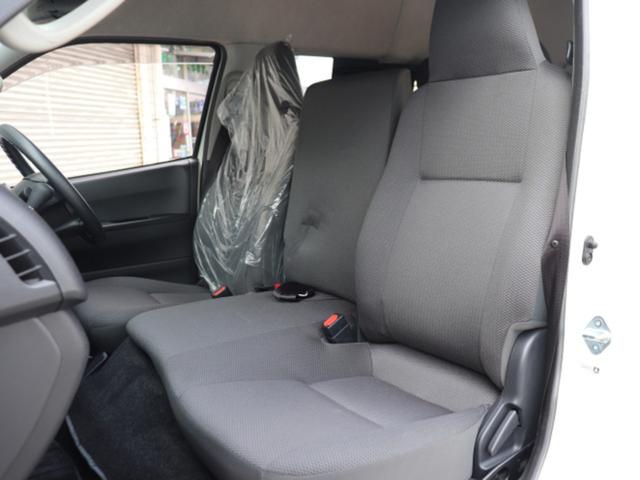 ハイエースバン 2.8 ウェルキャブ Bタイプ ロング ディーゼルターボ パワースライドドア/360°カメラ/車椅子2基(11枚目)