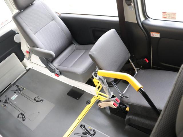 ハイエースバン 2.8 ウェルキャブ Bタイプ ロング ディーゼルターボ パワースライドドア/360°カメラ/車椅子2基(14枚目)