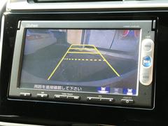 車庫入れが苦手な方も安心！今では必需品のアイテム！バックカメラも付いてます！お客様のカーライフを快適にサポートしてくますね♪ 5