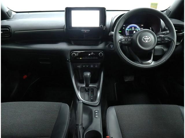 ヤリス ハイブリッドZ トヨタ認定中古車・ブラインドスポットミラー・シートヒーター・ハンドルヒーター・HDMI端子・TYPE-C電源搭載・LEDヘッドライト・ドライブレコーダー前後・ETC・合皮シート・オートエアコン(3枚目)