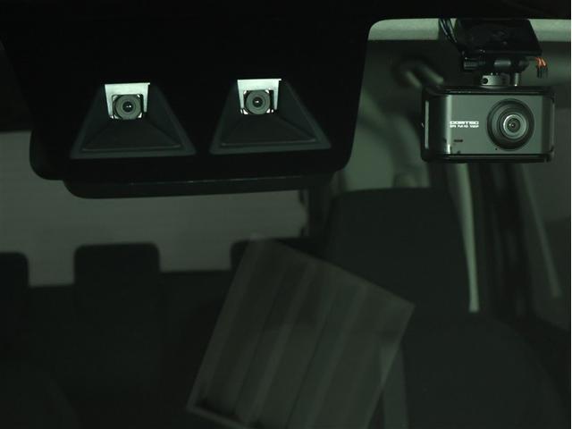 ルーミー カスタムＧ　トヨタ認定中古車・純正９インチナビ・ＣＤ／ＤＶＤ再生可・地デジ（フルセグ）・バックカメラ・前後方ドライブレコーダー・両側電動スライドドア・スマートキー・ＥＴＣ２．０・ＬＥＤヘッドライト・ワンオーナー（11枚目）