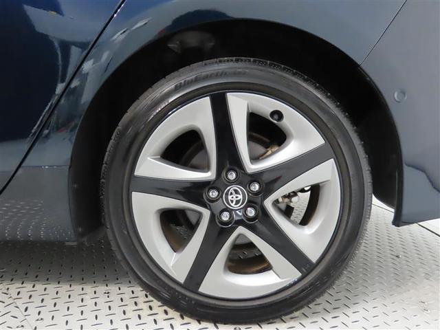 プリウス Ａプレミアム　ツーリングセレクション　トヨタ認定中古車　ワンオーナー　衝突被害軽減ブレーキ　ペダル踏み間違え急発進抑制装置　車線逸脱警報　先進ライト　ブラインドスポットモニター　Ｔコネクトナビ　ドライブレコーダー　ＥＴＣ　本革パワーシート（19枚目）