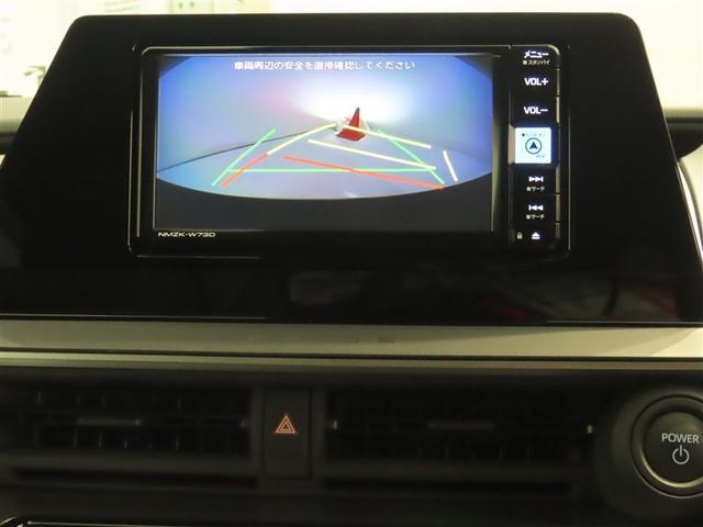 後方の見える安心をお届けするバックガイドモニター付：バックするときのアシストラインもあって楽々バック！車庫入れや縦列駐車をサポートし、苦手な駐車も安心です！今やもう手放せない装備ですネ♪