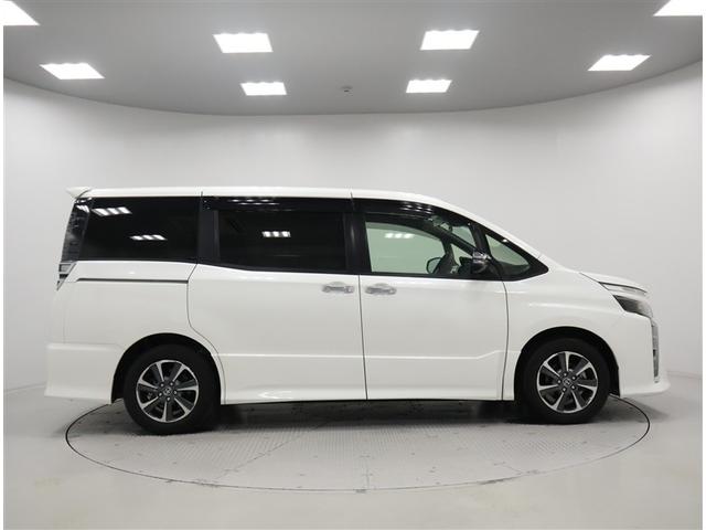 ヴォクシー ZS 煌II トヨタ認定中古車 ワンオーナー 衝突被害軽減ブレーキ ペダル踏み間違え急発進抑制装置 車線逸脱警報 先進ライトTコネクトナビ DVD再生 フルセグテレビ ETC LEDヘッドライト(5枚目)