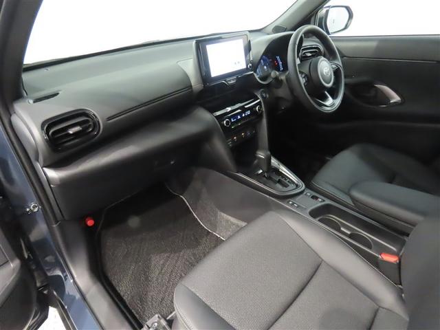 ヤリスクロス Ｚ　トヨタ認定中古車　ワンオーナー　衝突被害軽減ブレーキ　ペダル踏み間違え急発進抑制装置　ブラインドスポットモニター　車線逸脱警報　Ｔコネクトナビ　ドライブレコーダー　パノラミックビューモニター（10枚目）