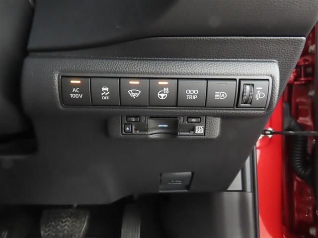 ＥＴＣ！料金所も止まる事無くスイスイです！窓を開ける必要も無いので雨や花粉、排気ガスの浸入もありません！今や必需品ですネ！