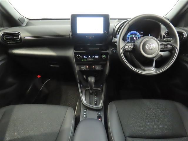 ヤリスクロス ハイブリッドZ 使用歴試乗車 トヨタ認定中古車 衝突被害軽減ブレーキ ペダル踏み間違え急発進抑制装置 ブラインドスポットモニター ペダル踏み間違え急発進抑制装置 ドライブレコーダー パノラミックビューモニター(3枚目)