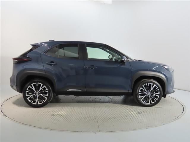 ヤリスクロス ハイブリッドZ 使用歴試乗車 トヨタ認定中古車 衝突被害軽減ブレーキ ペダル踏み間違え急発進抑制装置 ブラインドスポットモニター ペダル踏み間違え急発進抑制装置 ドライブレコーダー パノラミックビューモニター(4枚目)