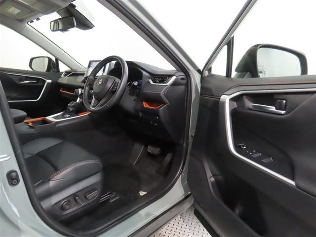 RAV4 アドベンチャー トヨタ認定中古車 ワンオーナー 衝突被害軽減ブレーキ ペダル踏み間違え急発進抑制装置 ブラインドスポットモニター 車線逸脱警報 先進ライト Tコネクトナビ DVD再生 ドライブレコーダー ETC(8枚目)