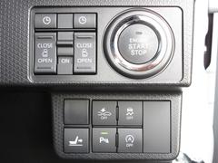 ＶＳＣ（車両挙動安定化制御システム）とは、従来の車輪のロックを防ぐＡＢＳ、車輪の空転を抑制するＴＣＳに加え、クルマの横滑り、曲がるを制御し、走る・曲がる・止まるの全領域で安定性を確保するシステムです 4