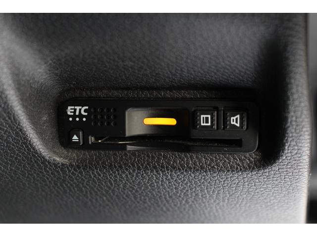 ハッチバック　ホンダセンシング　車線逸脱　バックモニター　スマートキー＆プッシュスタート　クルーズコントロール　ＬＥＤヘットライト　ＵＳＢ接続　ＶＳＡ　サイドエアバッグ　オートエアコン　シートヒーター　アイスト　ＥＴＣ　エアバッグ(32枚目)