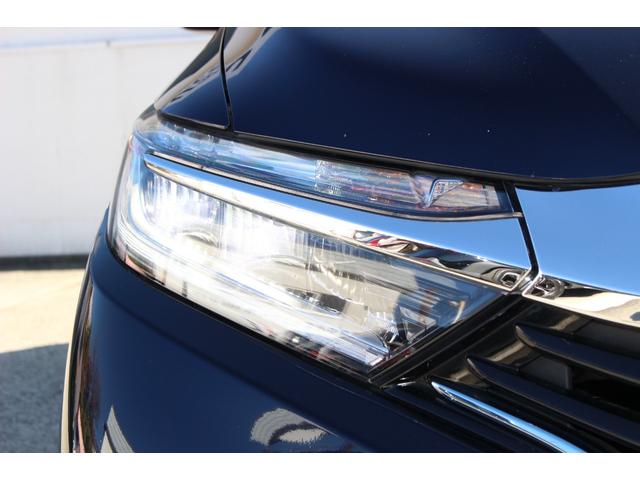 シャトル ハイブリッドＺ　ワンオーナー車　衝突被害軽減ブレーキ　ドライブレコーダ　Ｂｌｕｅｔｏｏｔｈ対応　ＵＳＢ接続　クルーズＣ　記録簿付　ＶＳＡ　フルセグ地デジＴＶ　シートＨ　リアカメラ　キーフリ　ＬＥＤライト　禁煙　イモビ（8枚目）