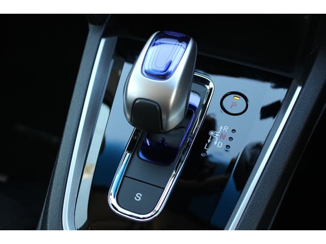 シャトル ハイブリッドＺ　ワンオーナー車　衝突被害軽減ブレーキ　ドライブレコーダ　Ｂｌｕｅｔｏｏｔｈ対応　ＵＳＢ接続　クルーズＣ　記録簿付　ＶＳＡ　フルセグ地デジＴＶ　シートＨ　リアカメラ　キーフリ　ＬＥＤライト　禁煙　イモビ（13枚目）
