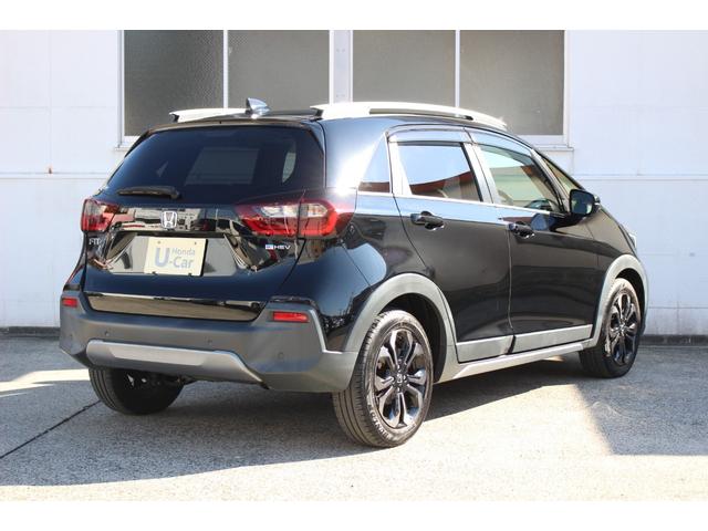 フィット ｅ：ＨＥＶクロスター　電動格納ミラー　ｂｌｕｅｔｏｏｔｈ　車線維持支援システム　ルーフレール　メモリナビ　衝突回避システム　禁煙　１オーナー　フルオートエアコン　整備記録簿　前後センサー　ＬＥＤランプ　エアバッグ　地デジ（7枚目）